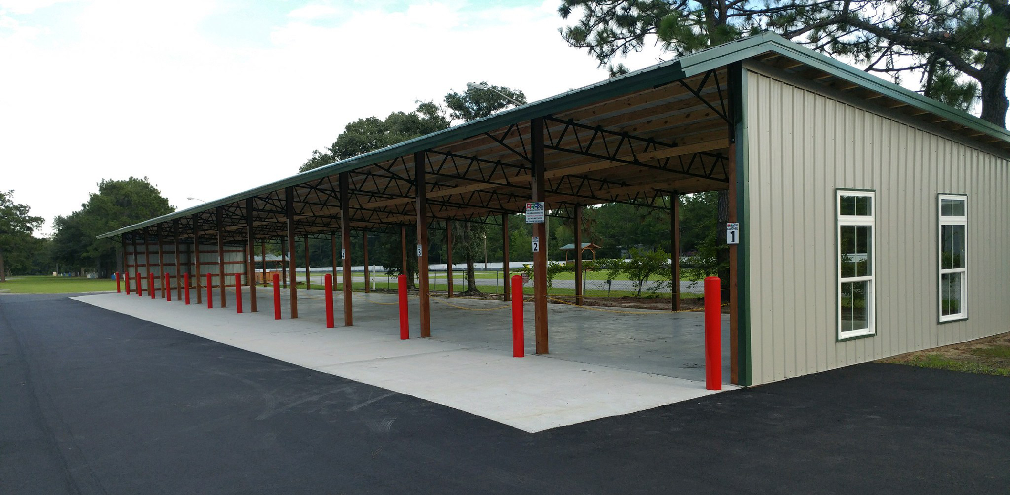 Roebling Road Raceway Garage Rentals